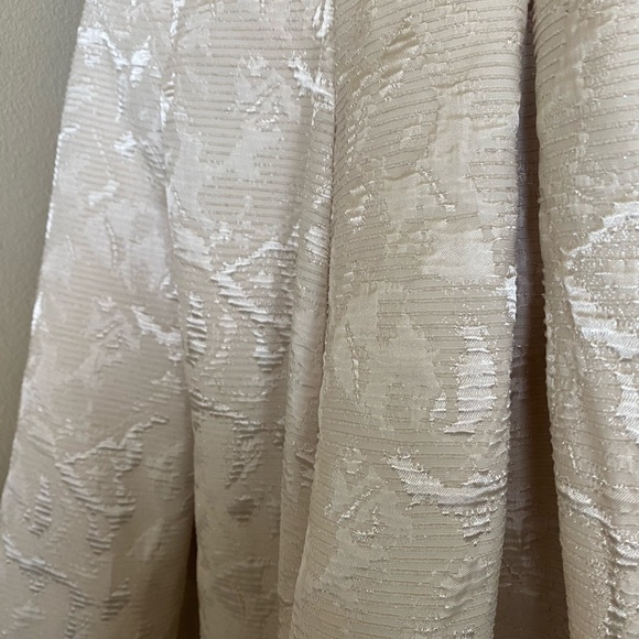 Skirt - Picture 2 of 2